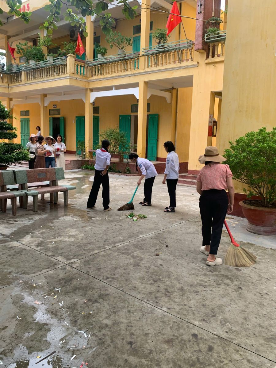 THẦY VÀ TRÒ TRƯỜNG THCS GIAO YẾN HĂNG HÁI LAO ĐỘNG, VỆ SINH CHÀO MỪNG 80 NĂM QUỐC KHÁNH 2/9 VÀ KHAI GIẢNG NĂM HỌC MỚI 2025–202