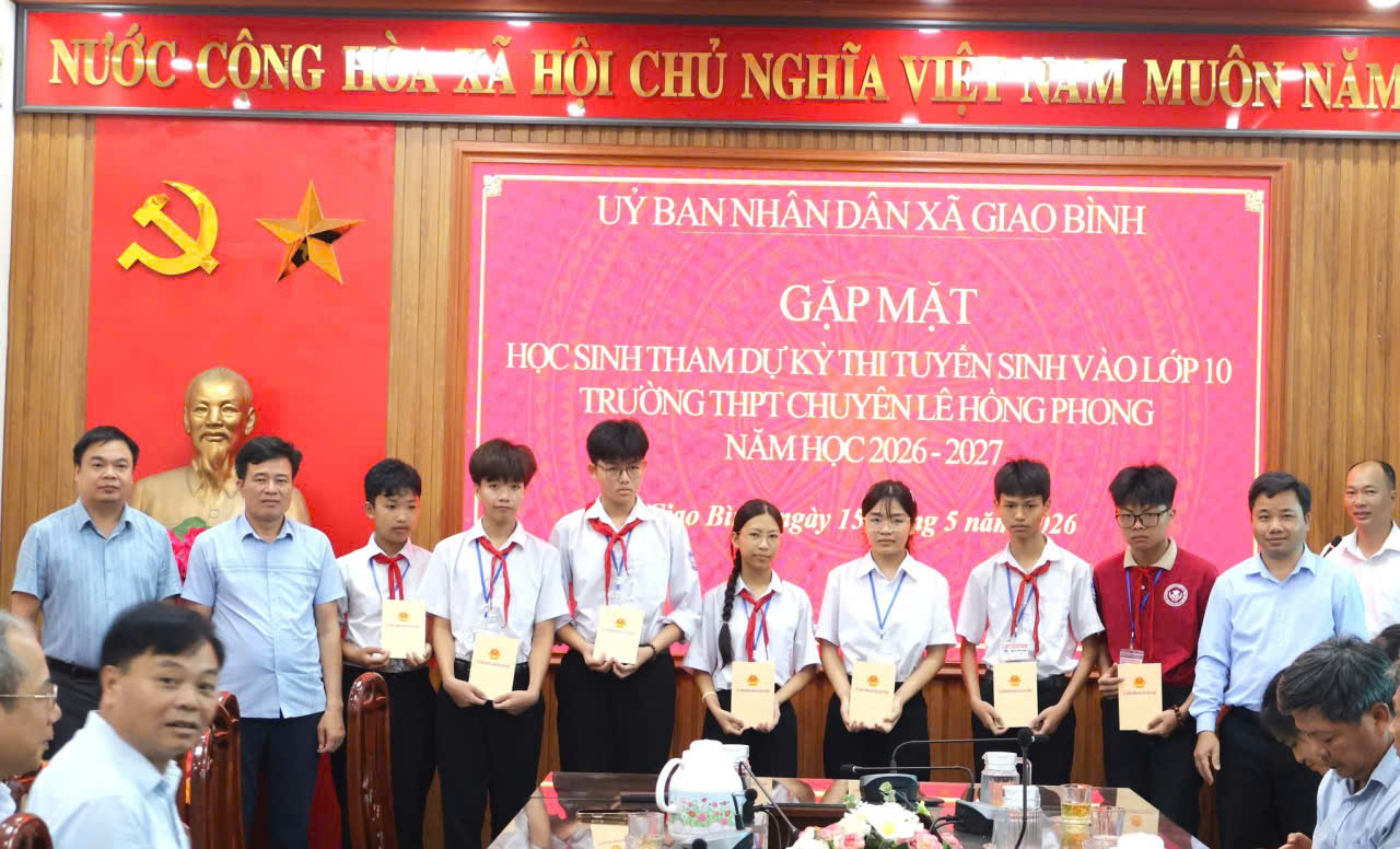 UBND xã Giao Bình gặp mặt, động viên học sinh dự thi vào 10 trường THPT chuyên Lê Hồng Phong năm học 2026-2027